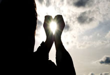 PG电子官网：太壕了！一起参观C罗位于英国的旧居 泳池、健身房、影院样样齐全.